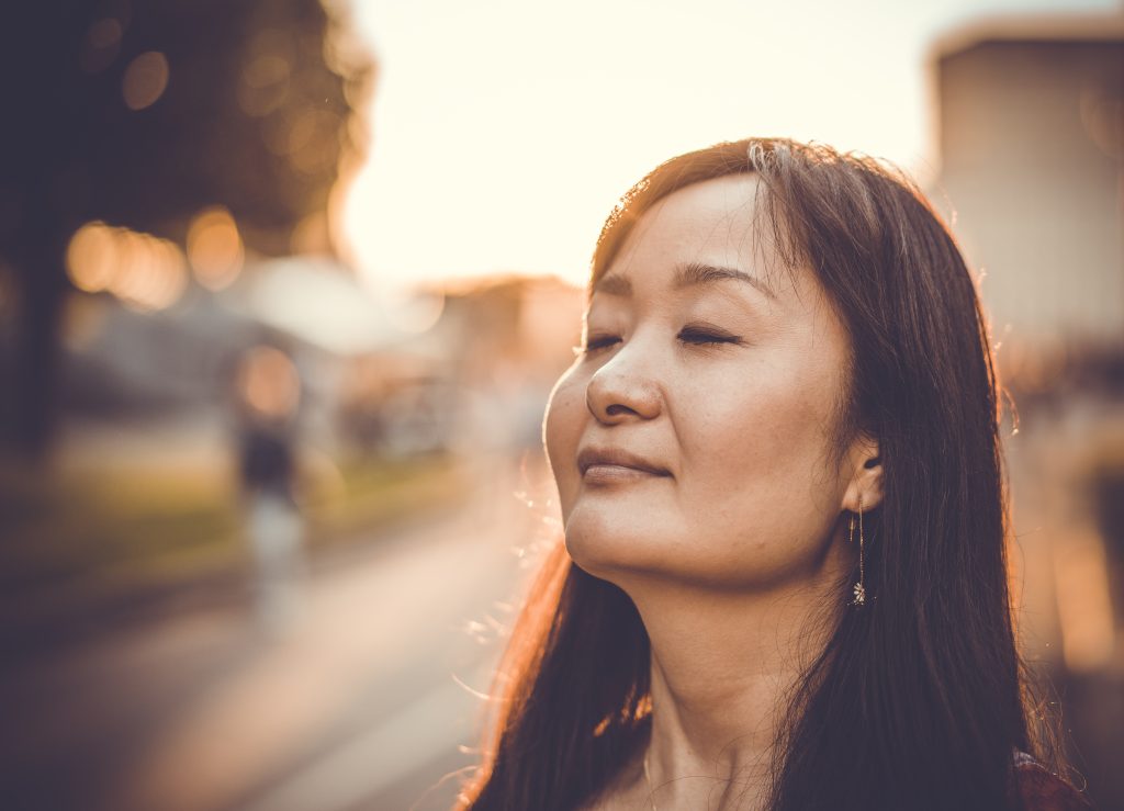 Digital Eye Strain and Mental Wellbeing: A Modern Healthcare Perspective GreenMed Carer